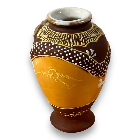 Vintage Geisha Girl Satsuma Moriage mini bud vase - Picture 4 of 6